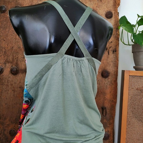 Floral top with crisscross straps Y2k style like new, multicolor