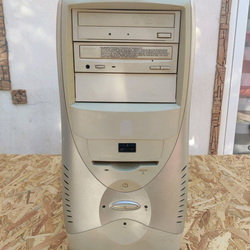 Retro Pentium 4 Desktop PC used with Windows XP