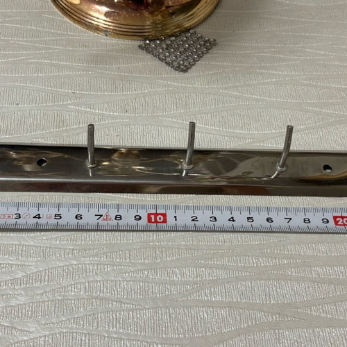 Metal hanger like new