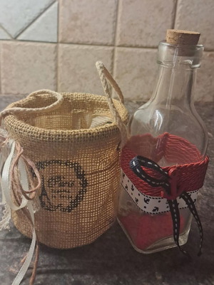 Decorative summer set with basket and glass bottle like new