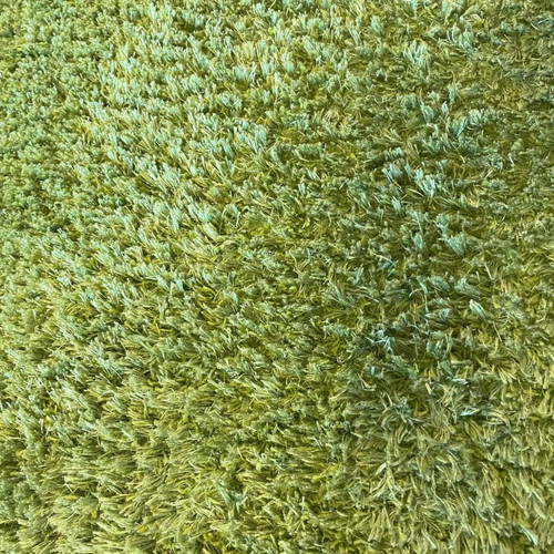 Shaggy rug like new with modern design