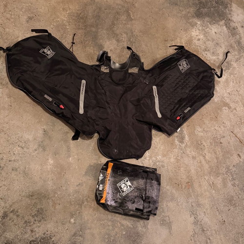 Tucano scooter cover used with case