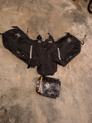 Tucano scooter cover used with case