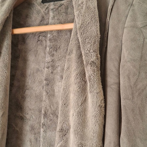 Online women's outerwear