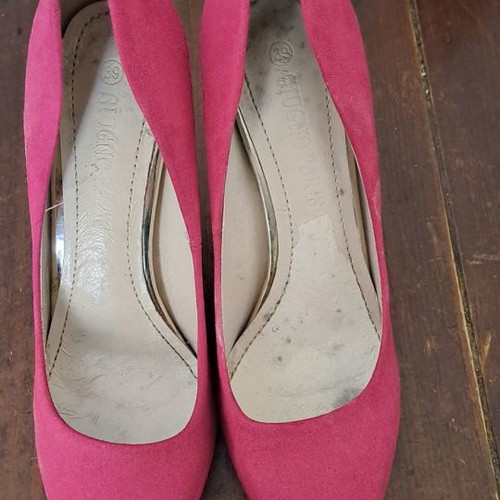 Purple pumps used size 39