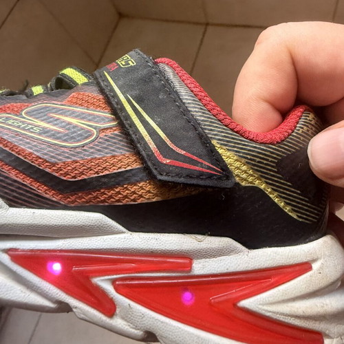 Skechers light-up sneakers size 25, multicolor
