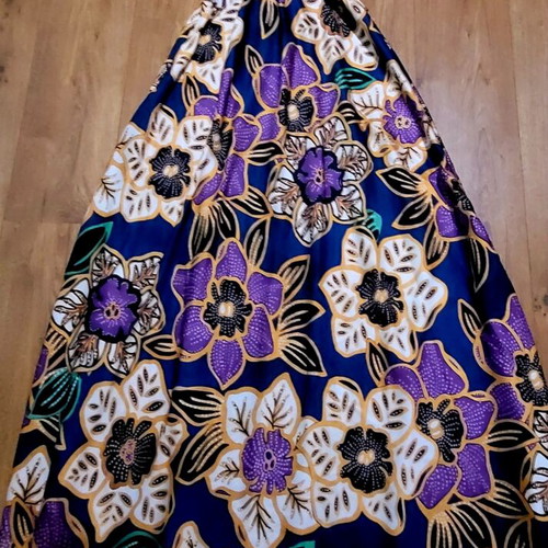 Satin dress with floral motifs one size, like new