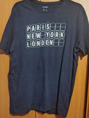 Black T-shirt like new, size M