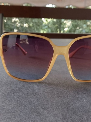 Guess sunglasses used with case, nude beige frame, gradient lenses