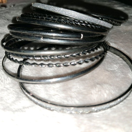 Bracelet cuffs like new, black and silver