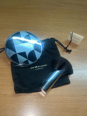 Jo Malone English Pear & Freesia body powder like new