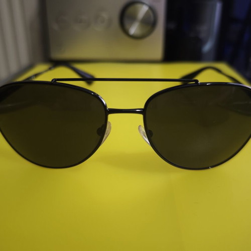 Prada Aviator sunglasses SPR 70V like new, black frame