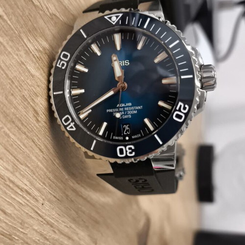 Oris Aquis Date Calibre 400 Automatic watch like new