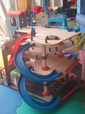 Playtive Town wooden parking garage used, large and heavy