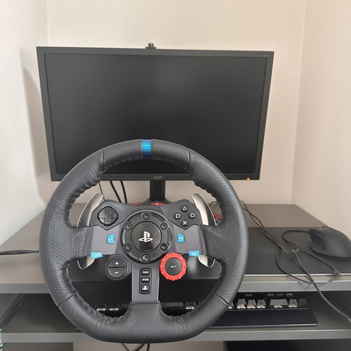 Gaming computer used with full peripherals and bonus Trust joystick