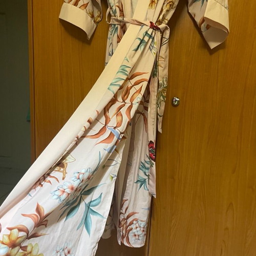 Floral kimono like new, one size, pink multicolor