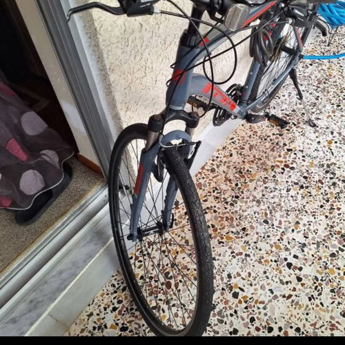 Ideal Crossmo 29 Inch Mountain Bike like new, gray red