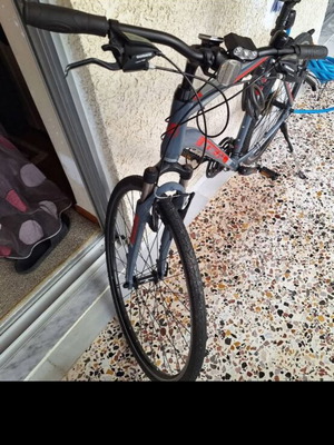 Ideal Crossmo 29 Inch Mountain Bike like new, gray red
