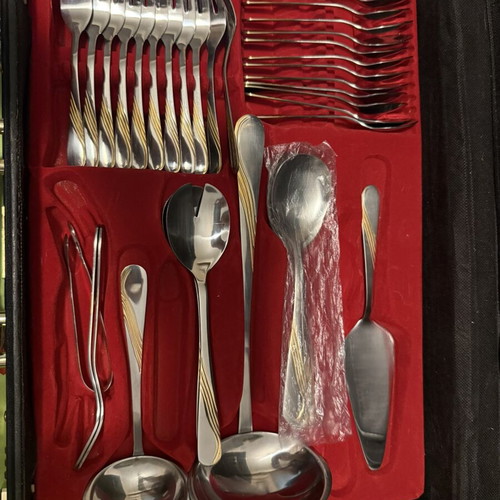 Solingen Germany 18/10 Cutlery Set 72 Pieces new with leather case
