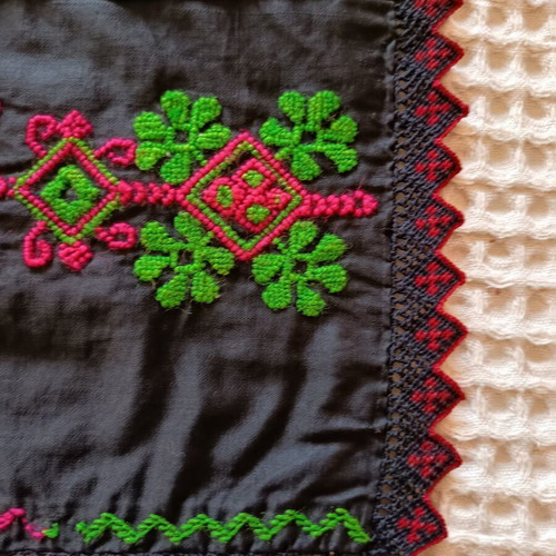 Vintage handmade embroidered traditional apron from 1950 like new
