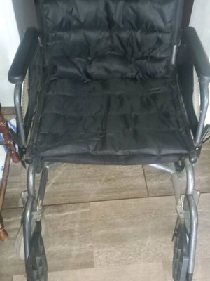 Heavy-Duty Wheelchair like new