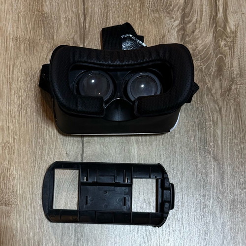 Virtual Reality Glass like new, 3D video projection device