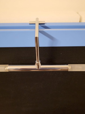 Modern bathroom light fixture like new