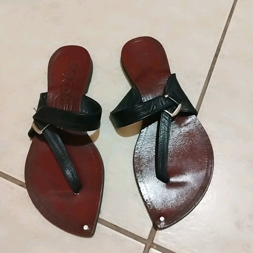 Leather sandals size 36 like new, black with buckle