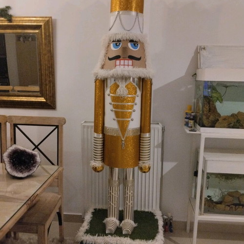 Nutcracker like new or King of cards