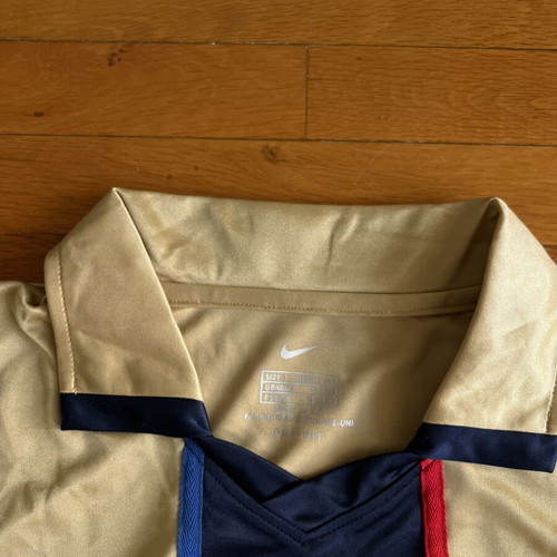Barcelona Retro Jersey Large new official replica