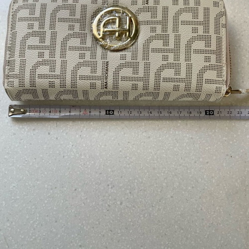 Ana Hickmann women's wallet new, white with gold details