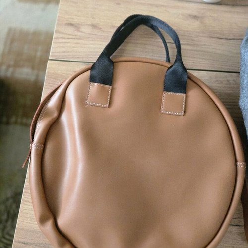 FRNC tan handbag like new