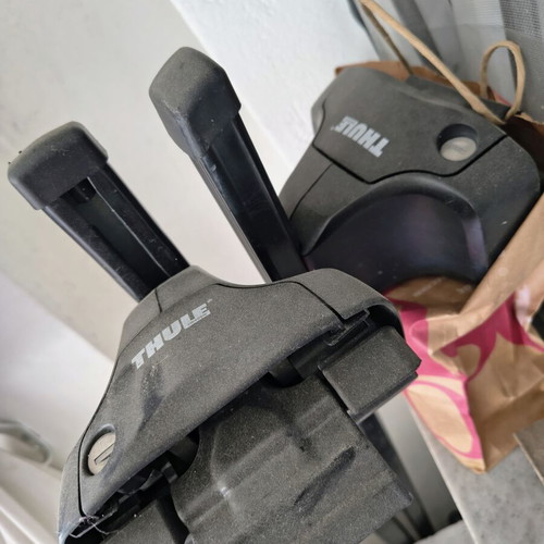 Thule Car Roof Bars like new
