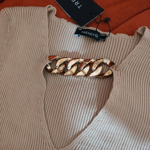 Trendyol knitted blouse with clasp new, beige