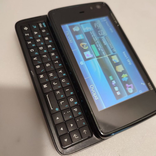 Nokia N-900 used, fully functional but does not charge, with charger