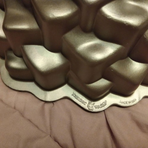 Nordic Ware Blossom Cake Pan 25x10cm Toffee Series, New