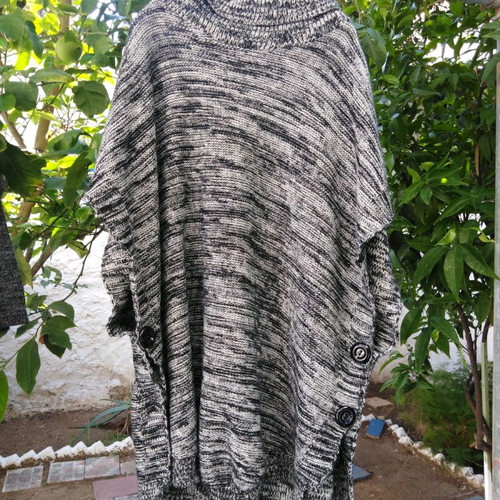 Women's sweaters used, pack of 4, size large