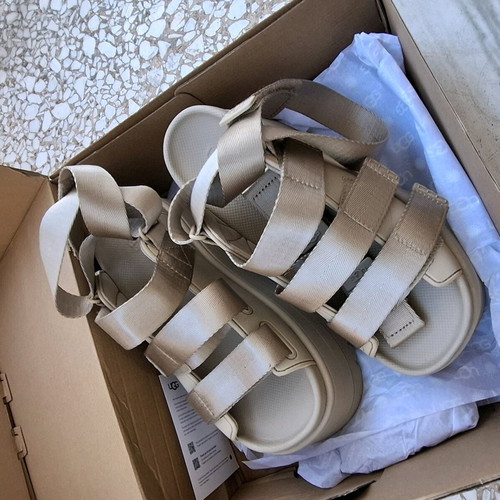 Ugg Women's Platform Beige Like New