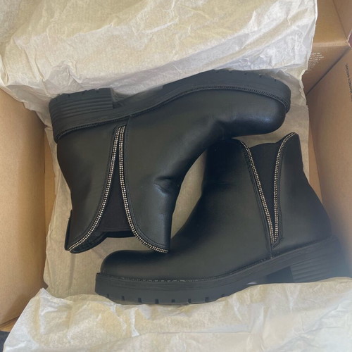 Black boots size 38 like new