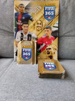 Panini FIFA 365 2019 album σαν καινούργιο και 50 κλειστά φακελάκια