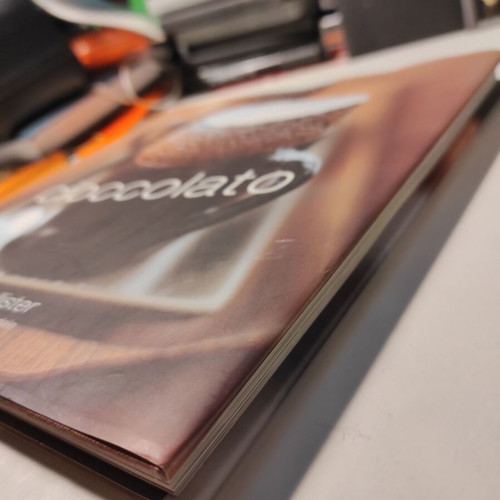Cioccolato hardcover book like new, Italian