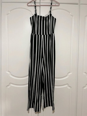 Ολόσωμη φόρμα ριγέ ασπρόμαυρη Pull&Bear μέγεθος L like new