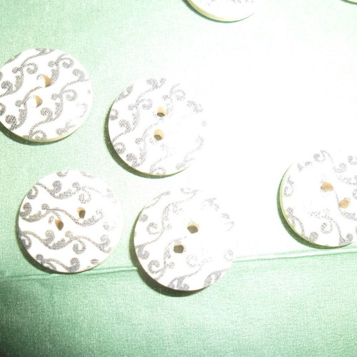 Buttons new, pack of 39 with 5 designs