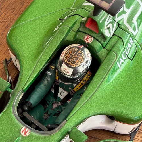 Jaguar R1 1:18 Hot Wheels model car like new