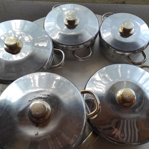 Stainless Steel 18/10 Pots Coldline Set Like New