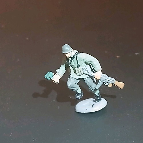 German infantry soldiers like new, scale 1/72, set of 10