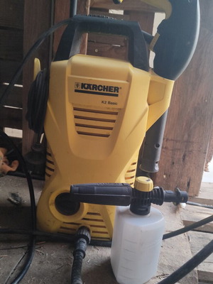 Karcher K2 Basic pressure washer with foam sprayer