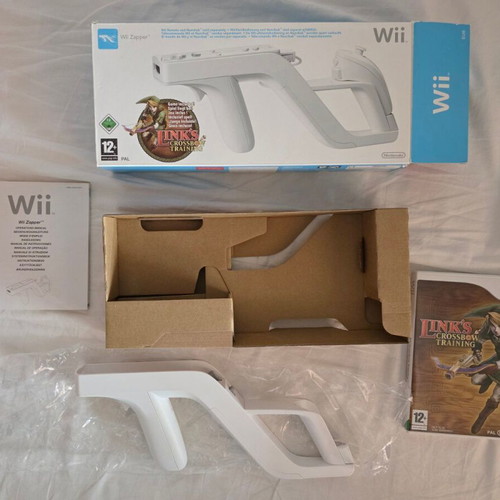 Link's Crossbow Training Nintendo Wii game like new with Wii Zapper