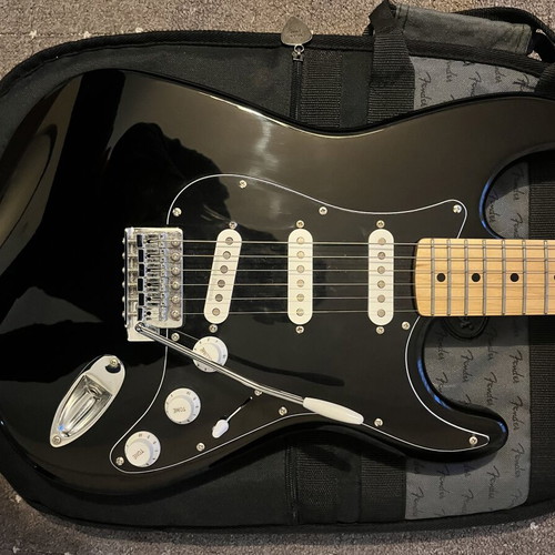 Gilmour Squier Strat electric guitar like new with Fender case