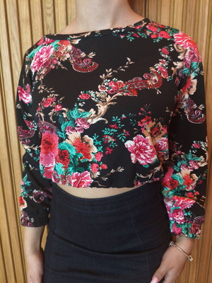 Blouse floral soft fabric, short and long sleeves, like new